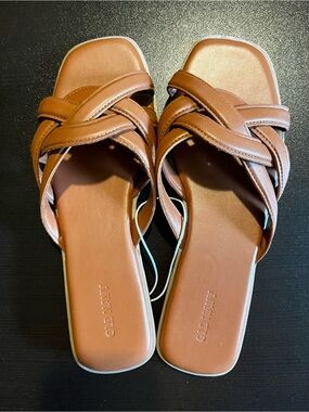 Old Navy, NWT, size 8, woven strap sandals